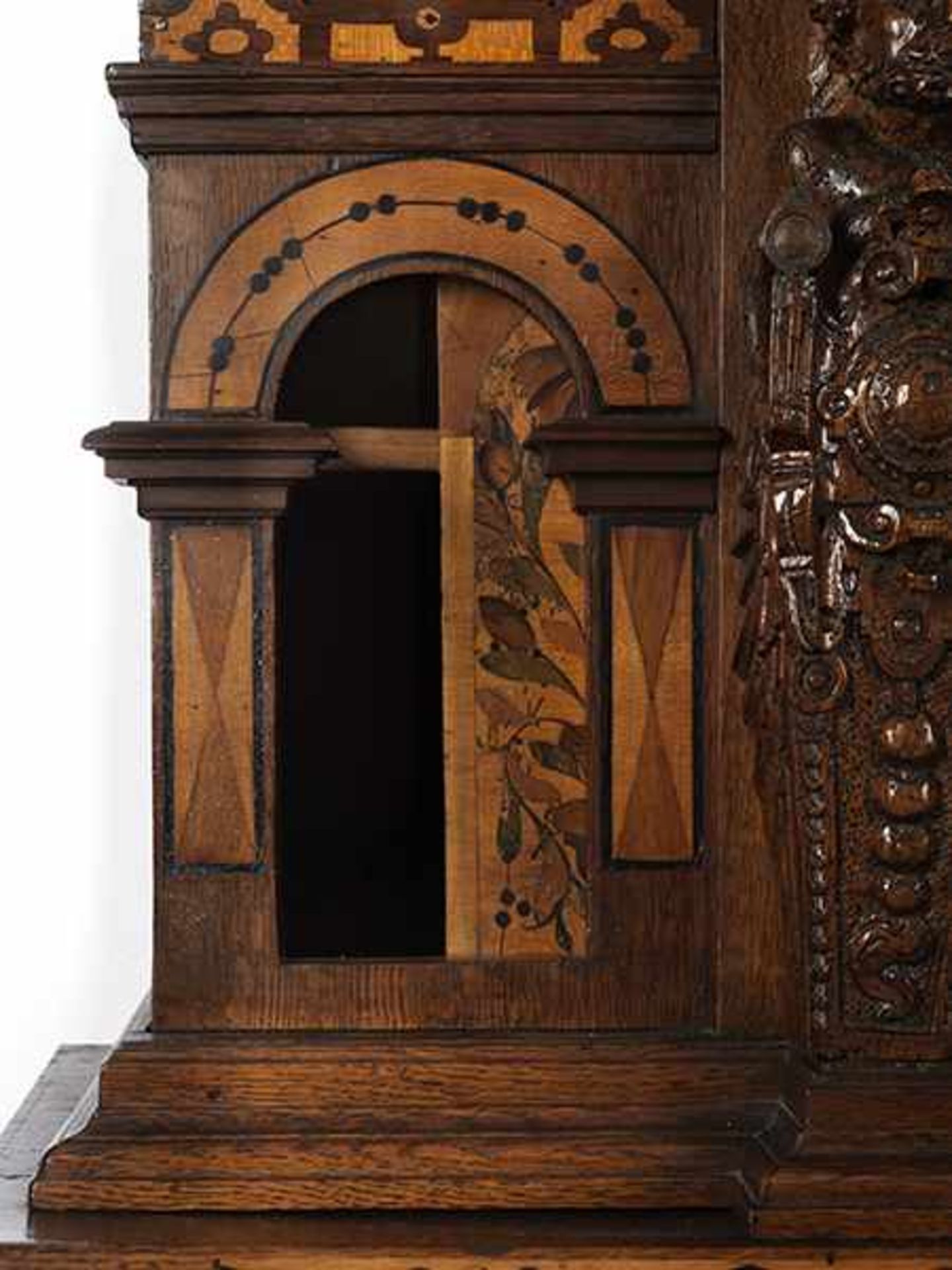 Äußerst seltener musealer Kabinettsekretär des 17. Jahrhunderts aus Adelsbesitz Höhe: 180 cm. - Bild 8 aus 9