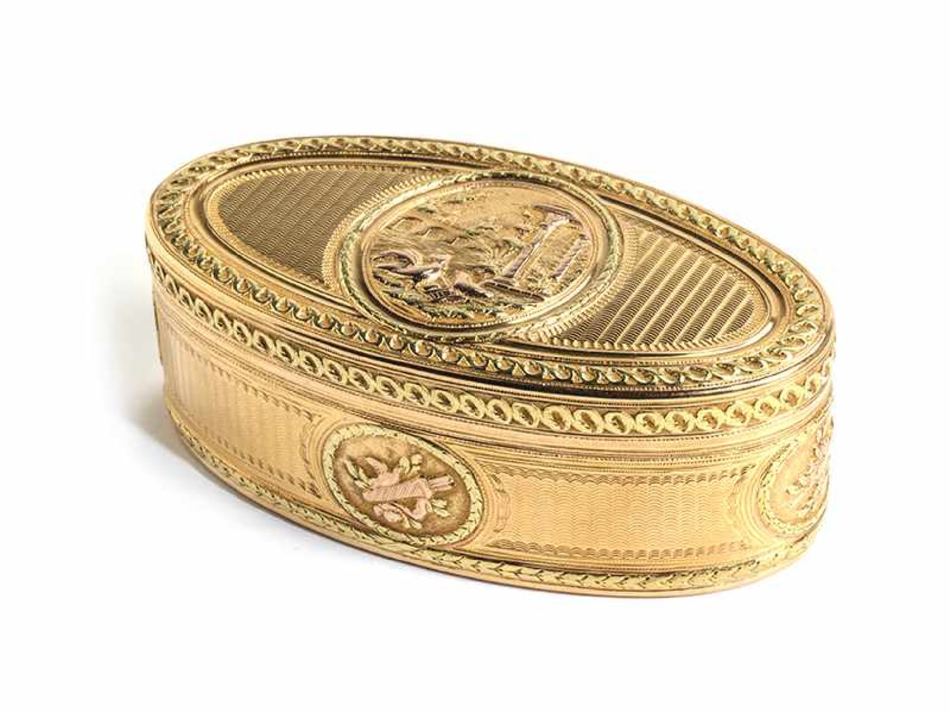Louis XV-Golddose 3,1 x 8,8 cm. Gewicht: 128 g. Boden und Deckel jeweils dreifach punziert. - Bild 2 aus 5