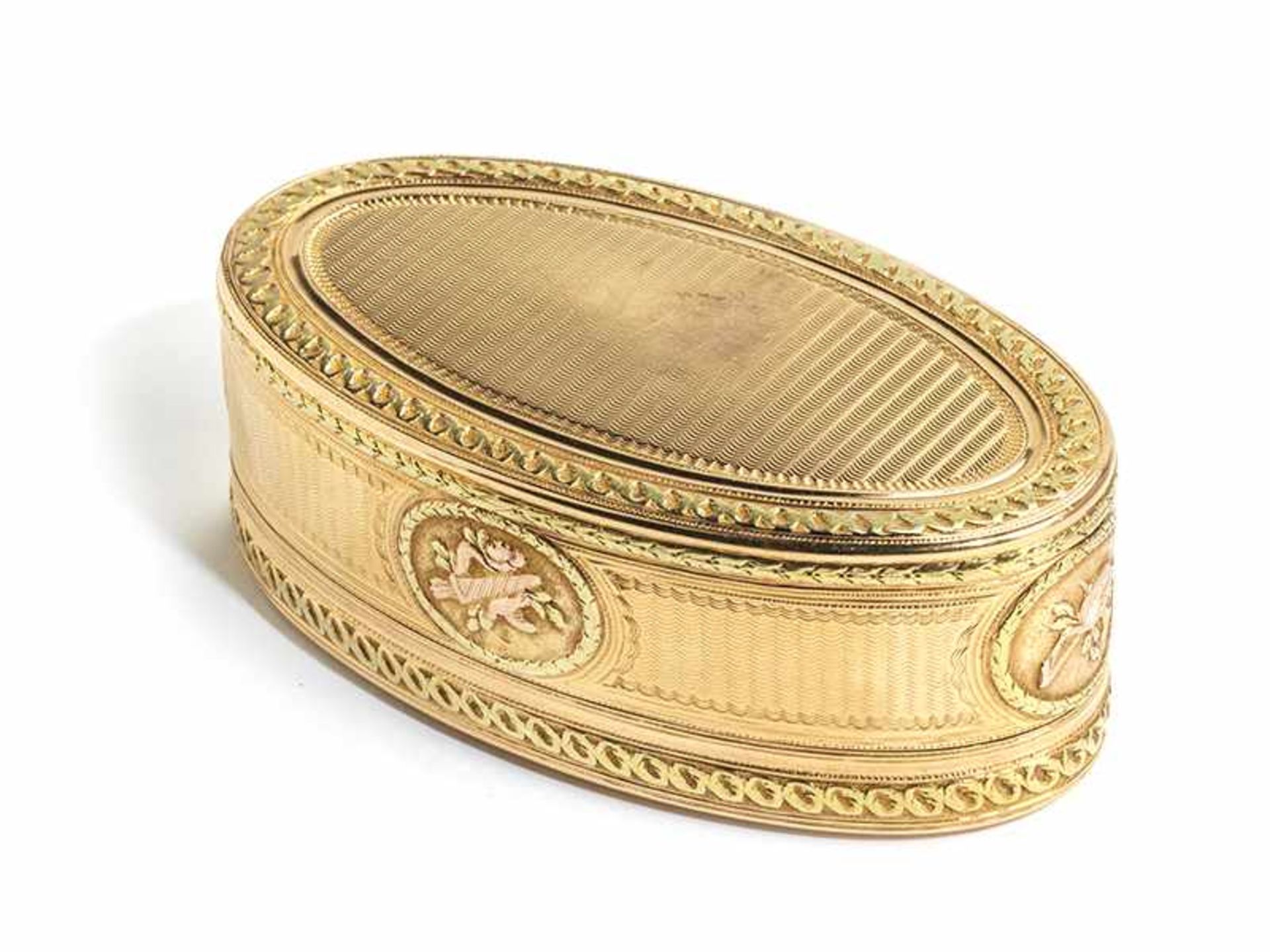 Louis XV-Golddose 3,1 x 8,8 cm. Gewicht: 128 g. Boden und Deckel jeweils dreifach punziert. - Bild 3 aus 5