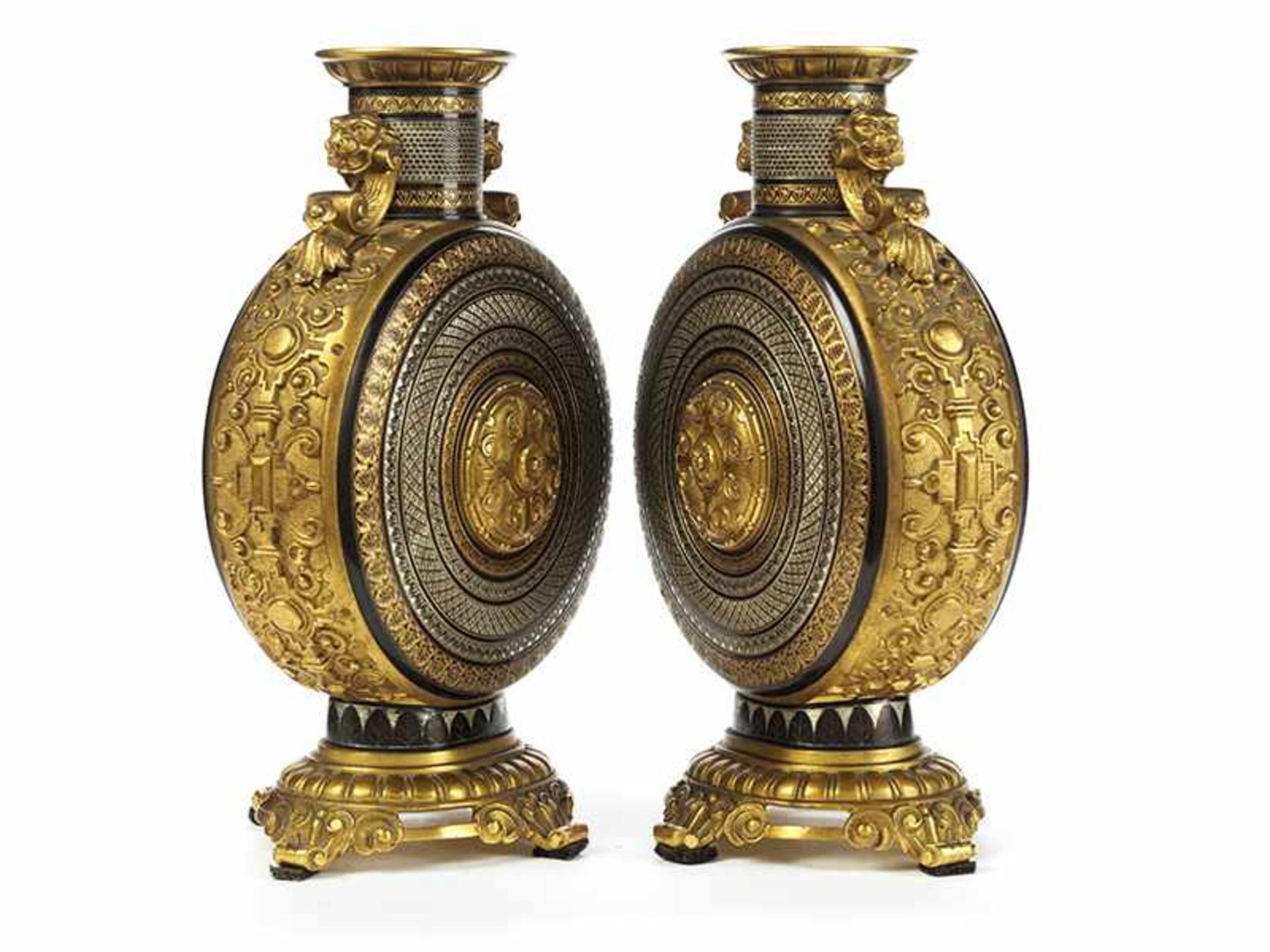 A pair of exceptionally rare decorative vases - Bild 4 aus 5