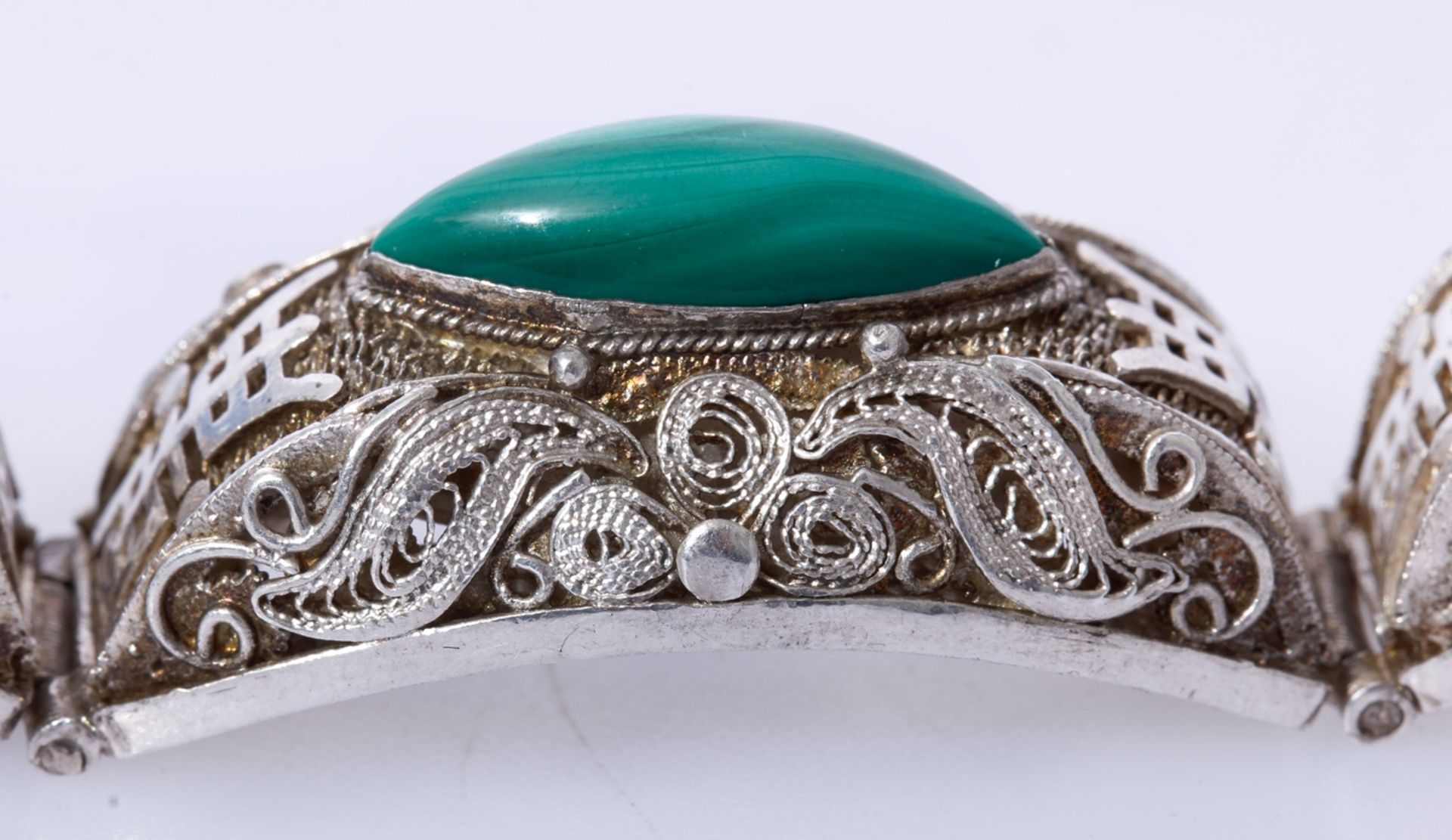 Armband mit Malachit, China, frühes 20. Jhd., Silber, 44,30 Gramm, 18,5cm Länge, filigranes - Bild 4 aus 4