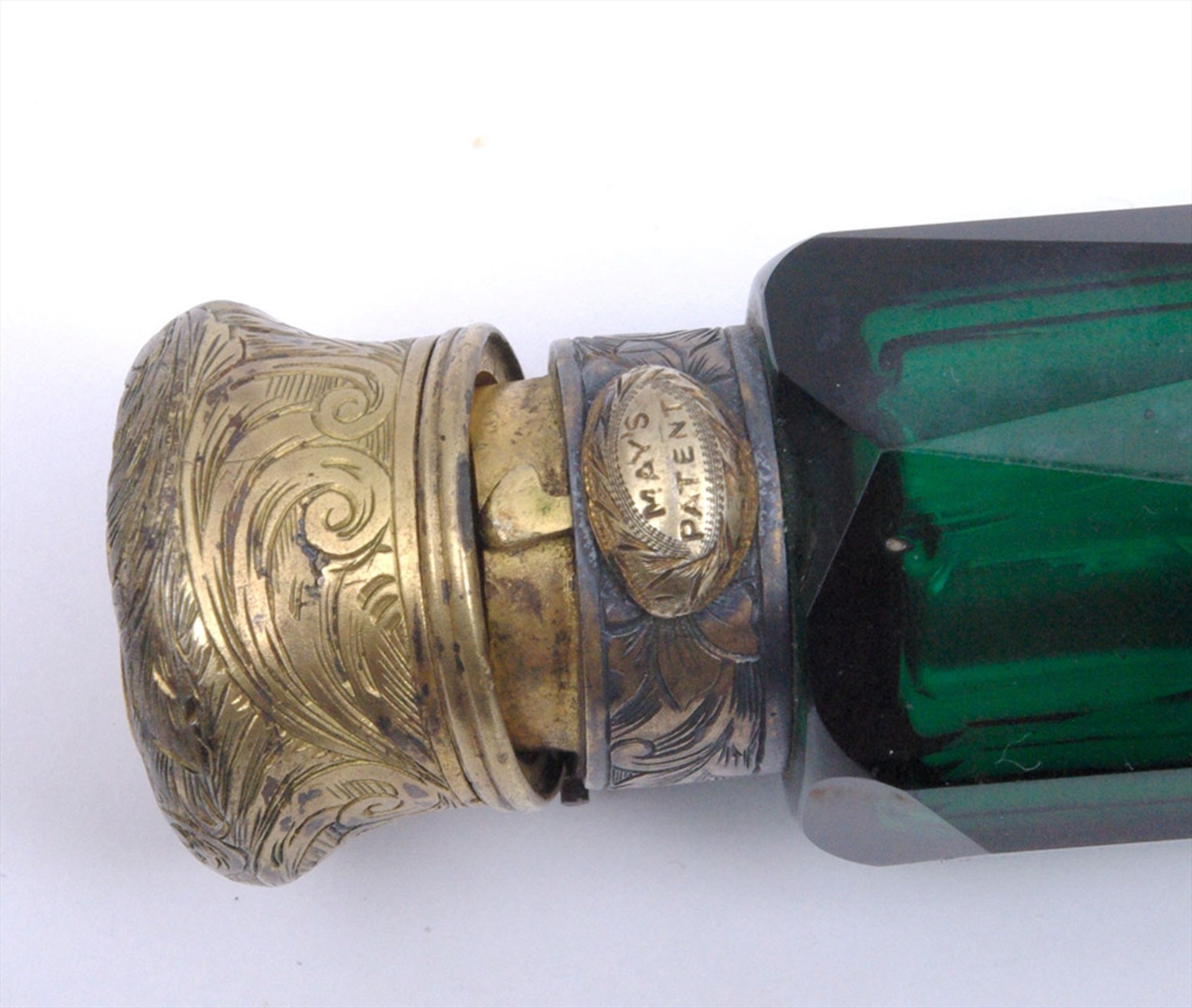 Doppel-Flakon, England, um 1900/20, Grünglas, Facettenschliff, Metallmontierung, bez. "May´s - Bild 3 aus 3