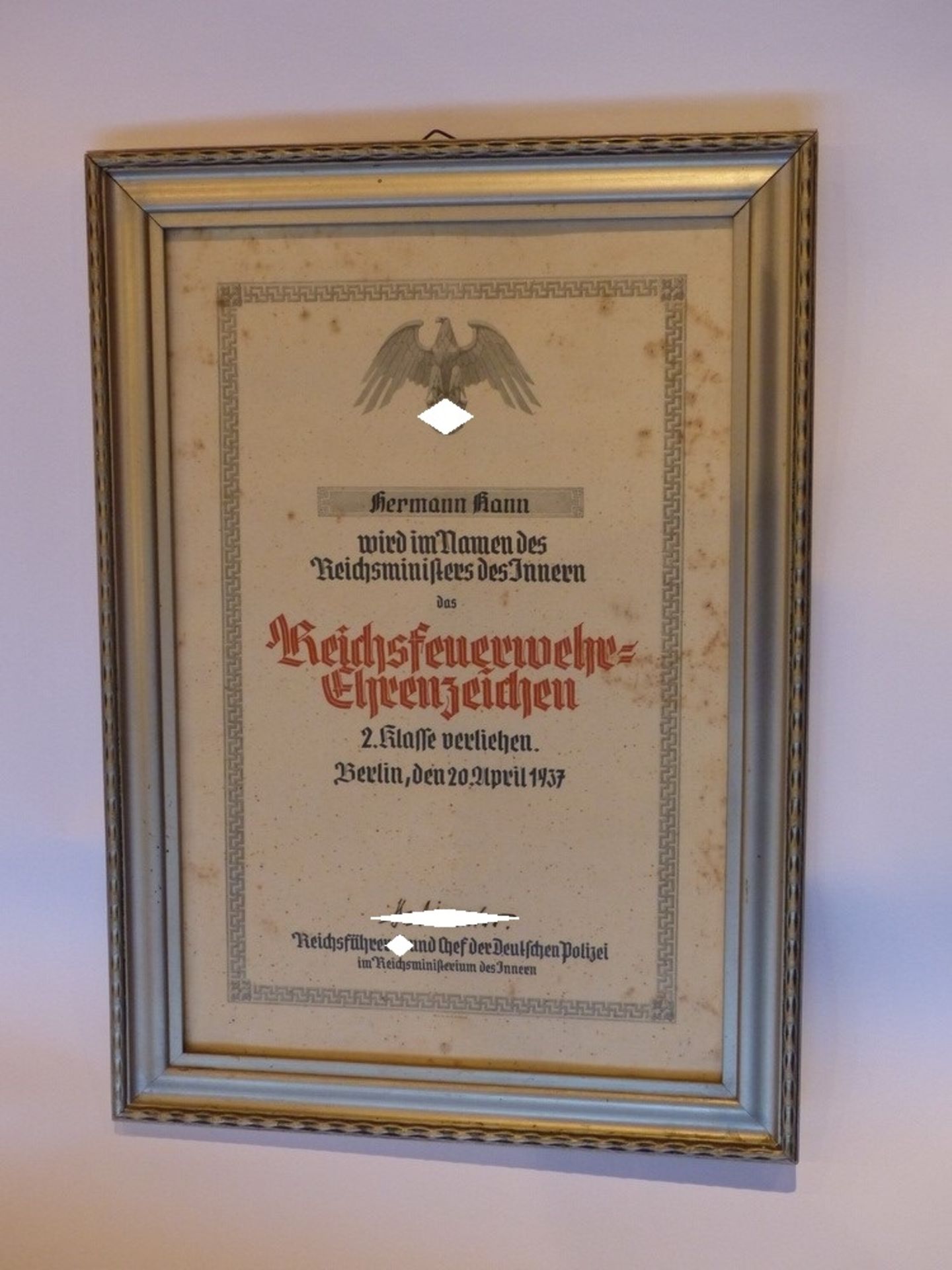 Große Urkunde zum Feuerwehr Ehrenzeichen der 2. Klasse 1937 im silbernen Rahmen, Hermann Kann, - Bild 2 aus 2