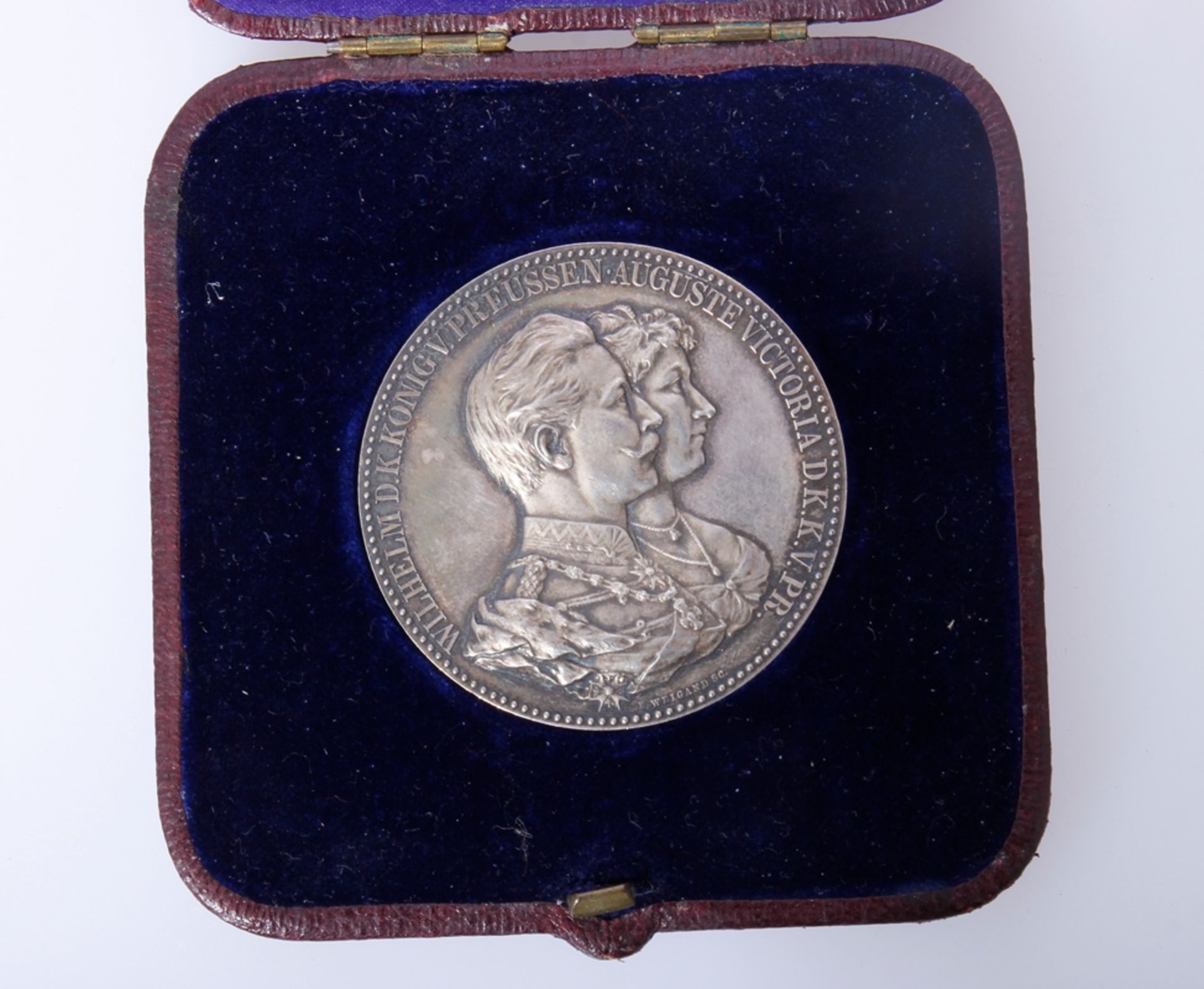 Preußen Silbermedaille zur Goldenen Hochzeit von Wilhelm und Auguste Victoria 1888 im Etui, - Image 2 of 10