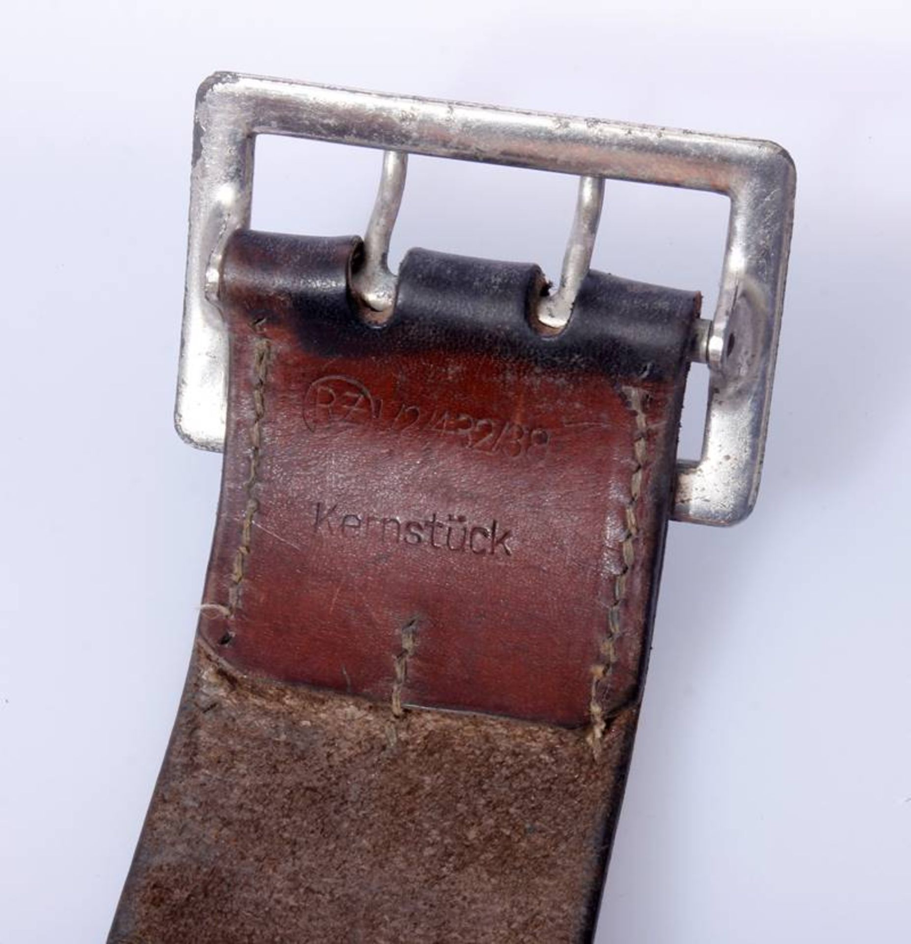 2 x Koppel für Offiziere der Wehrmacht2 x Koppel für Offiziere mit Aluminium Schließen, Leder - Image 4 of 7