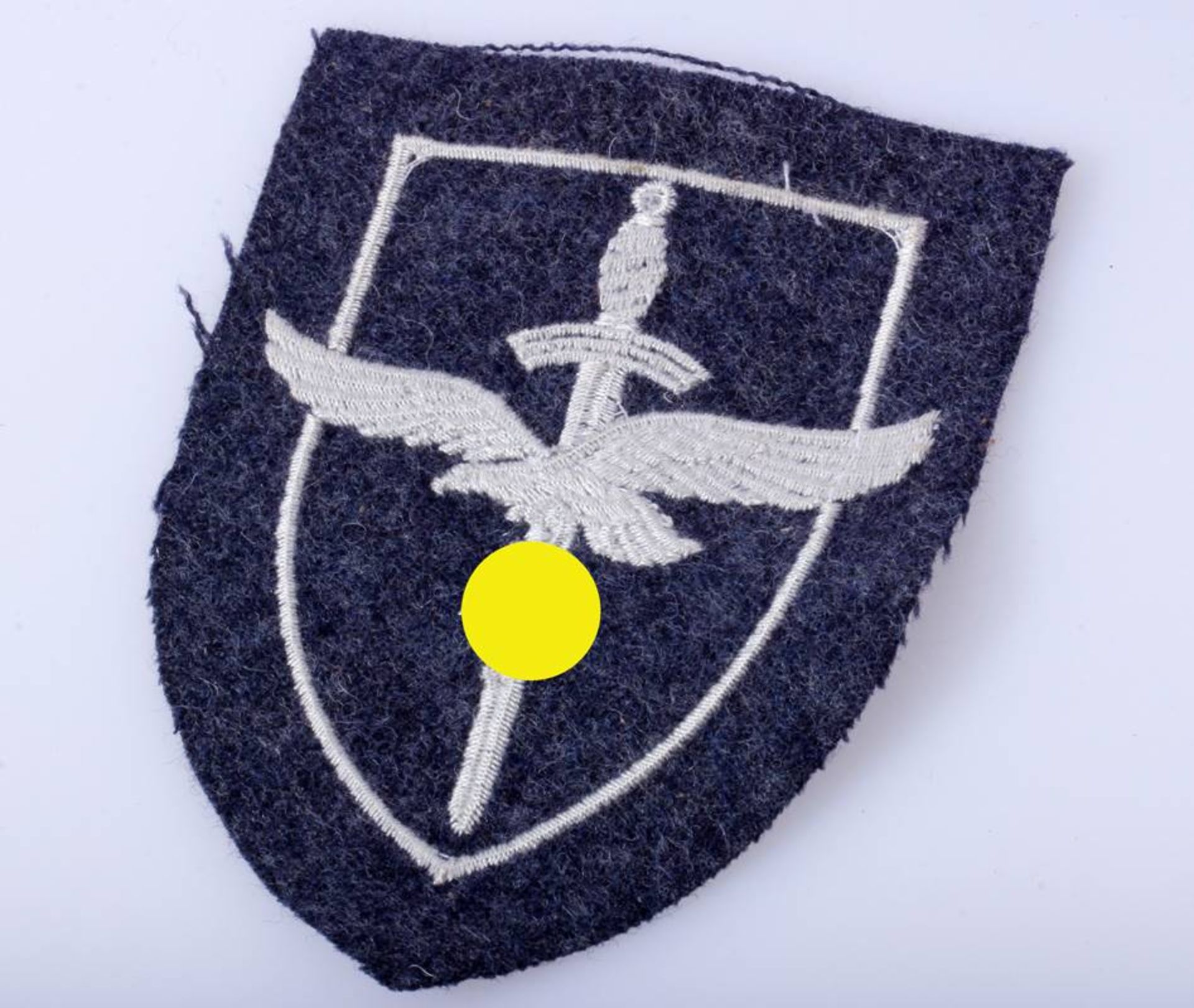 Luftwaffe Ärmelschild für LuftwaffenhelferinenMaschinengestickte Ausführung. - Bild 2 aus 2