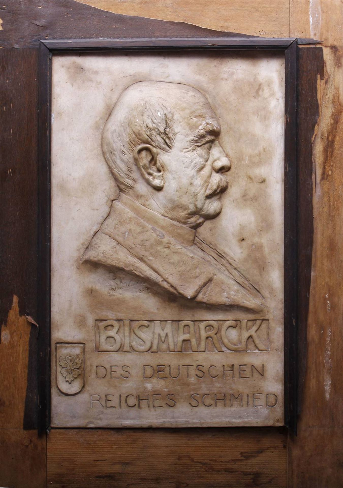 Arthur Winkler, Gipsrelief mit Portrait Bismarcks, unten bez. "Bismarck, Des Deutschen Reiches