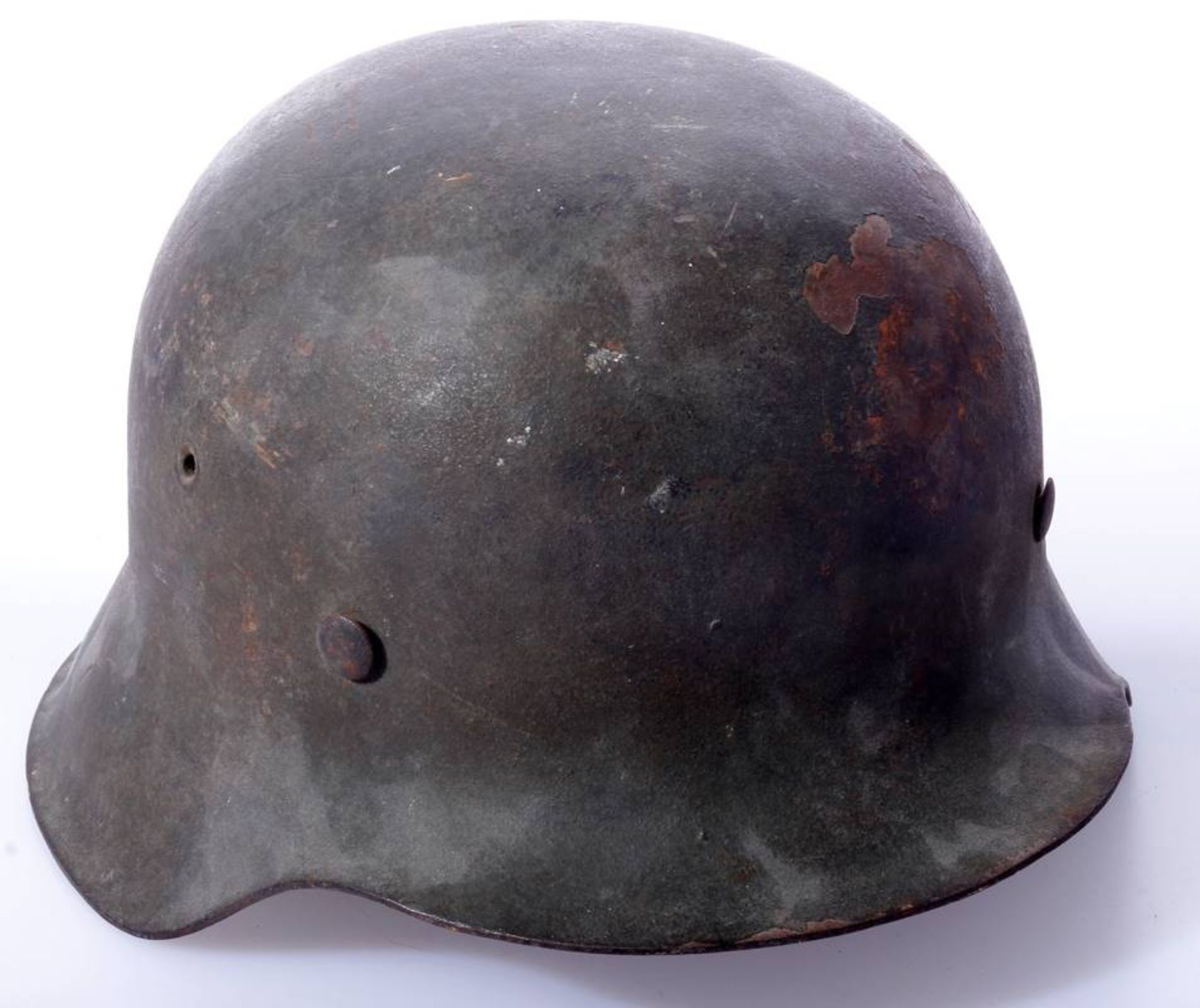 Stahlhelm der Wehrmacht RautarnWehrmacht Stahlhelm in Apfelgrün in Rautarn ohne Hoheitsabzeichen.