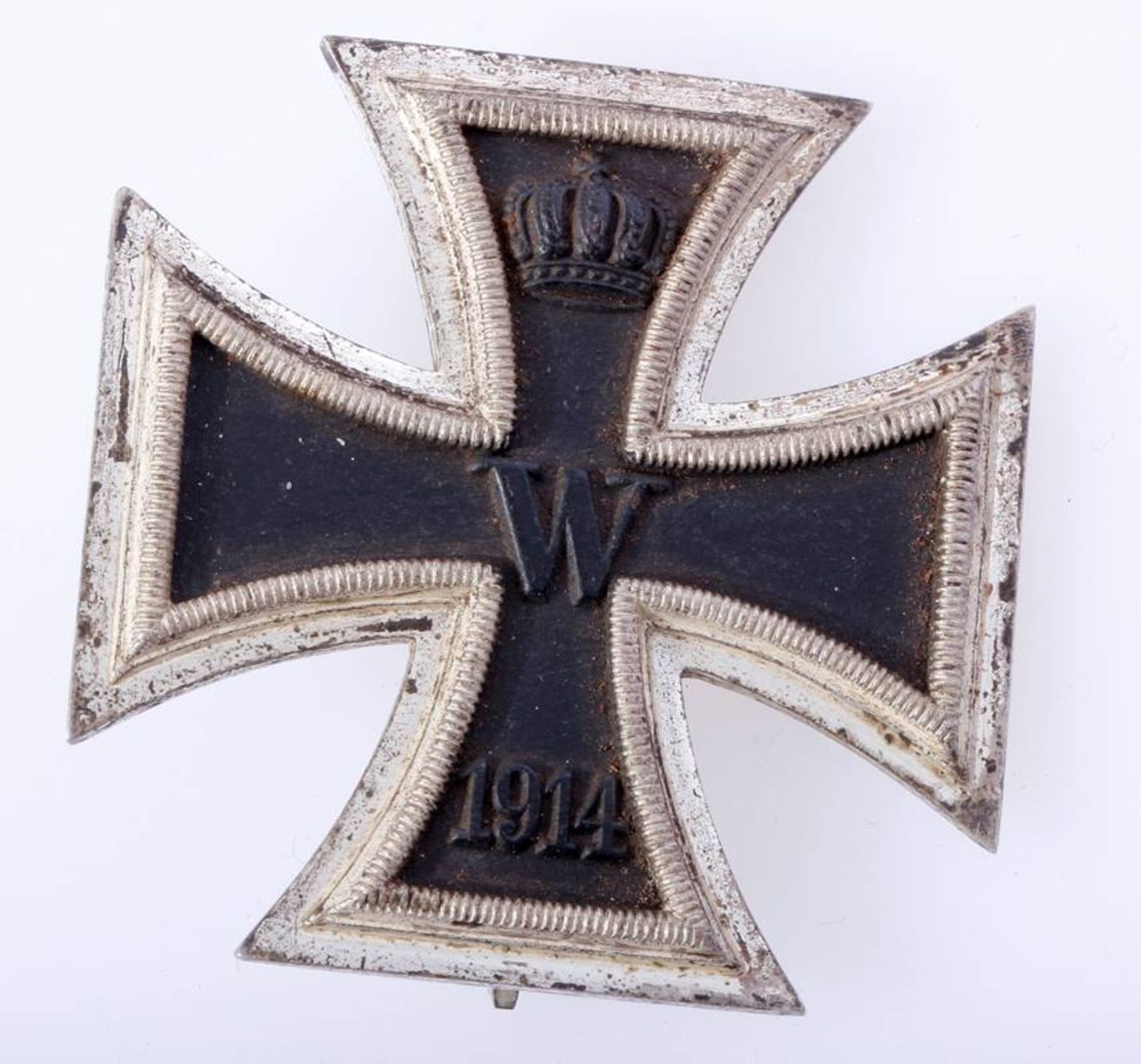 Eisernes Kreuz 1. Klasse 1914Kreuz an Nadel, Herstellerkennung 4 und L/16. Kernschwärzung komplett