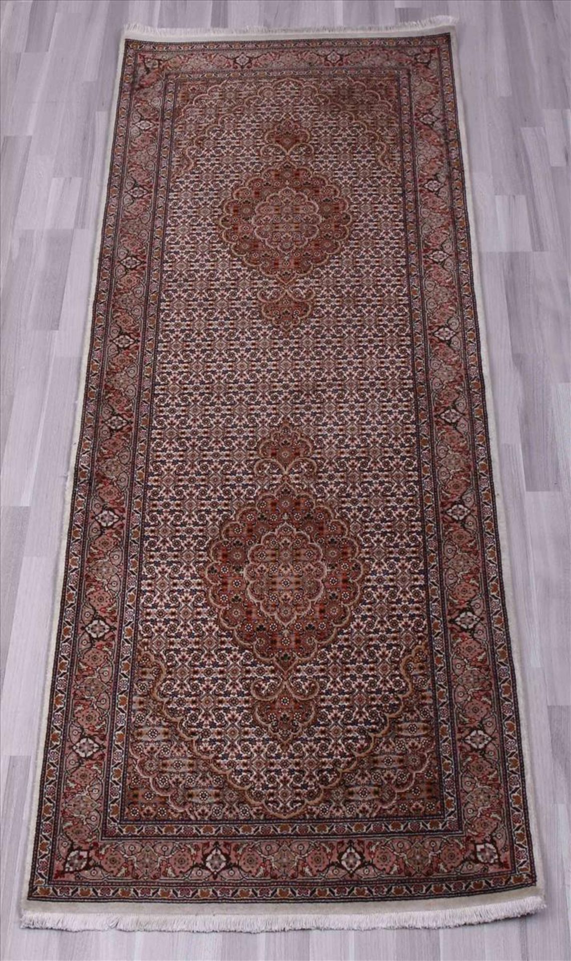 Teppich, TäbrizPersien, mit Seide, sehr fein, 80x250cmTäbriz, Persia, with silk, very fine,