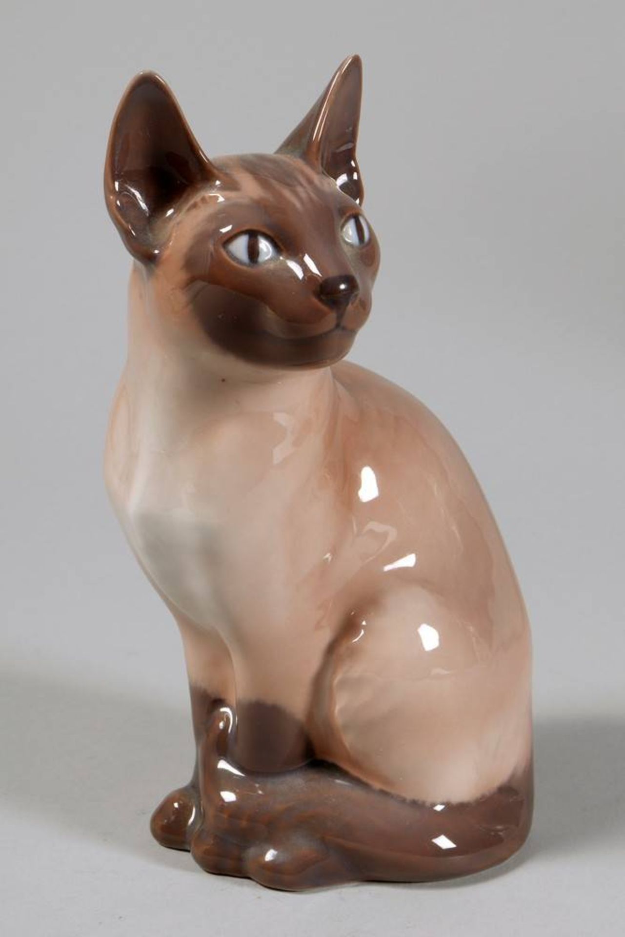 Seated siamese cat Royal Copenhagen, 20th C., design Theodor Madsen, porcelain, marked, modell No.