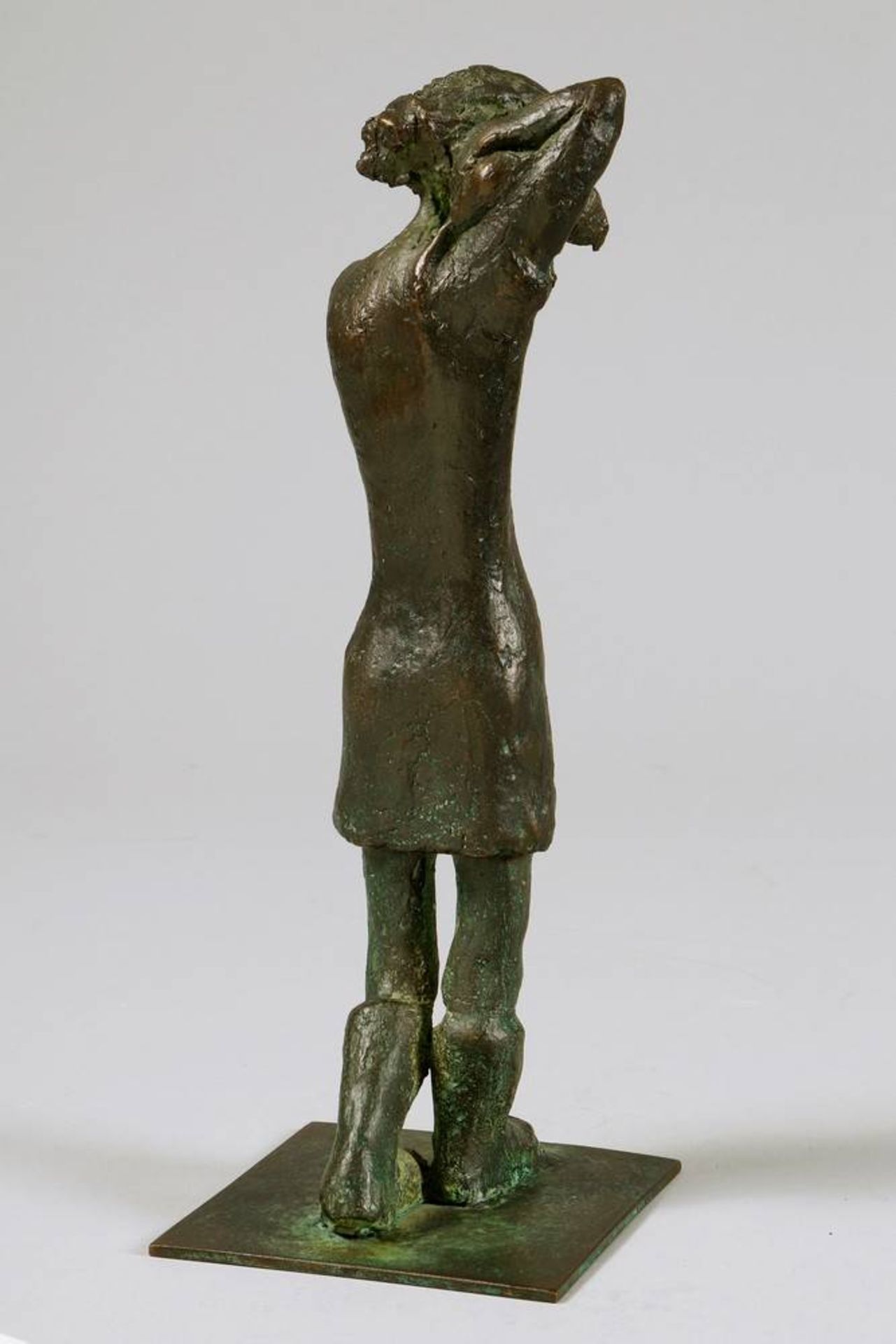 Unknown artist (active late 20th C.) girl with cat, bronze, monogr. "GZ", num. "II/30", H: - Bild 2 aus 5