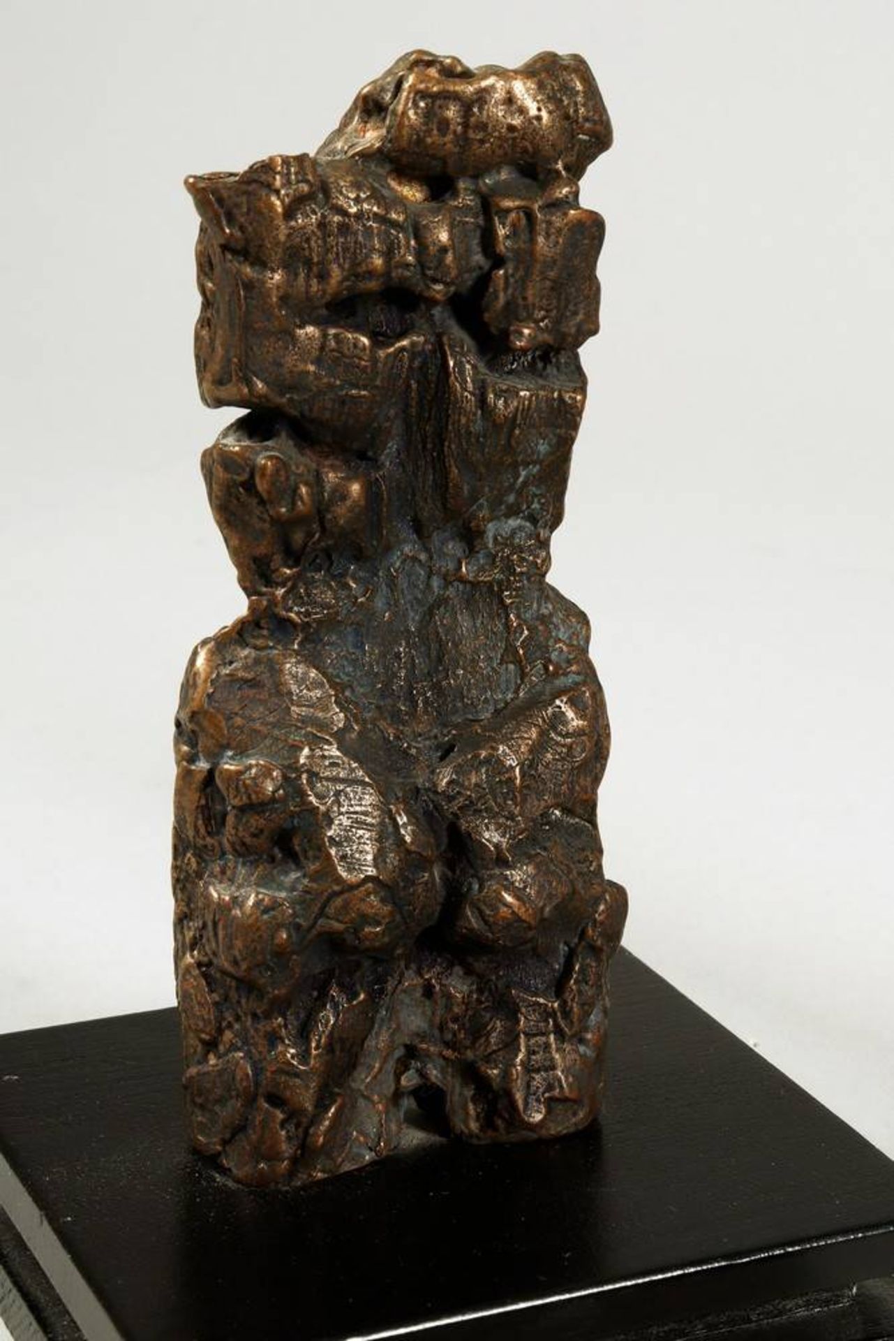 4 small sculptures bronze, patinated, abstract subject matter, unsigned, H: 5,5-13cm4 kleine - Bild 3 aus 6
