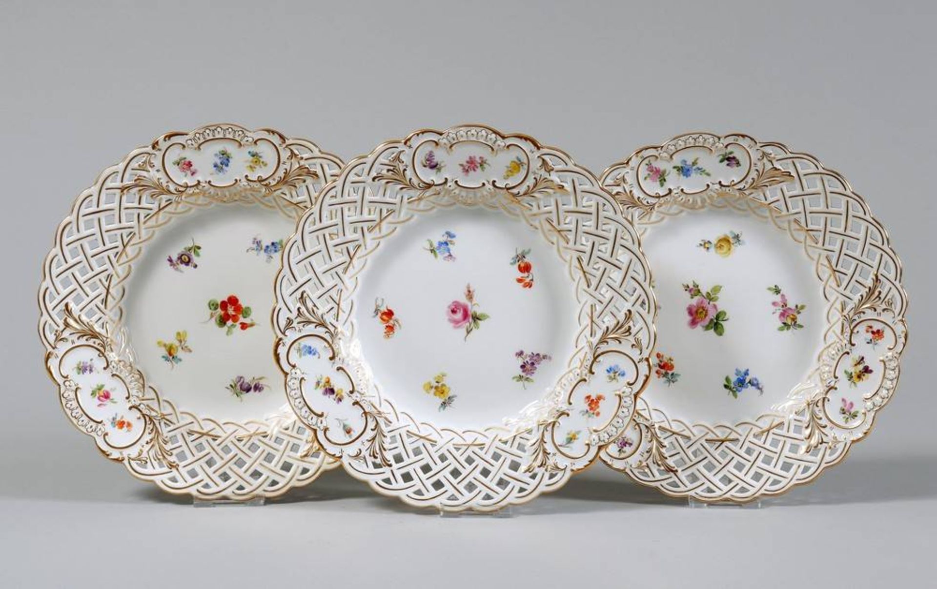 3 plates, Meissen ca. 1900, floral decoration, sword mark, D: 21cm, min. signs of age3 Teller,