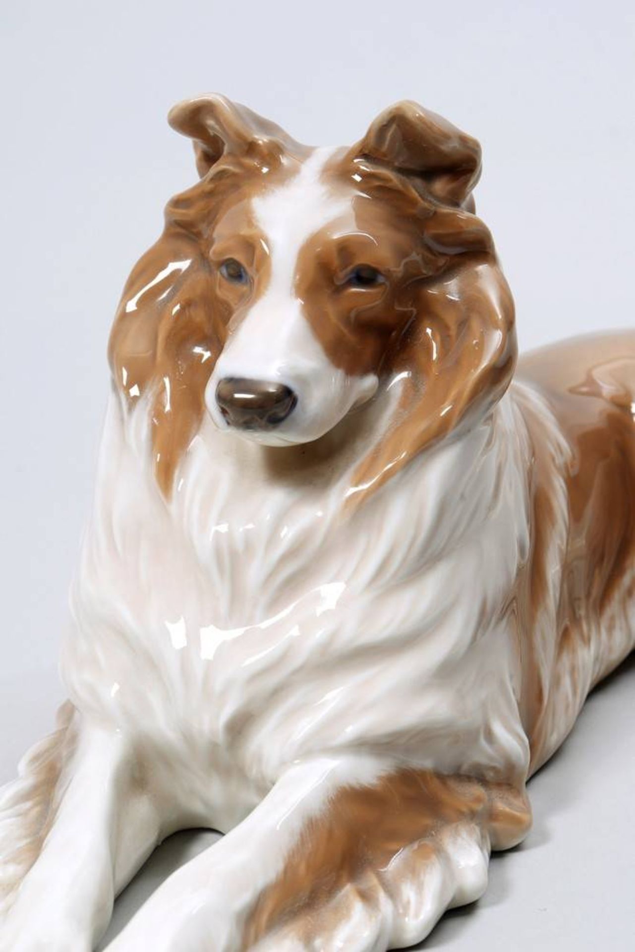 Reclining Collie Royal Copenhagen, ca. 1970, design Peter Herold, porcelain, marked, modell No. " - Bild 3 aus 5