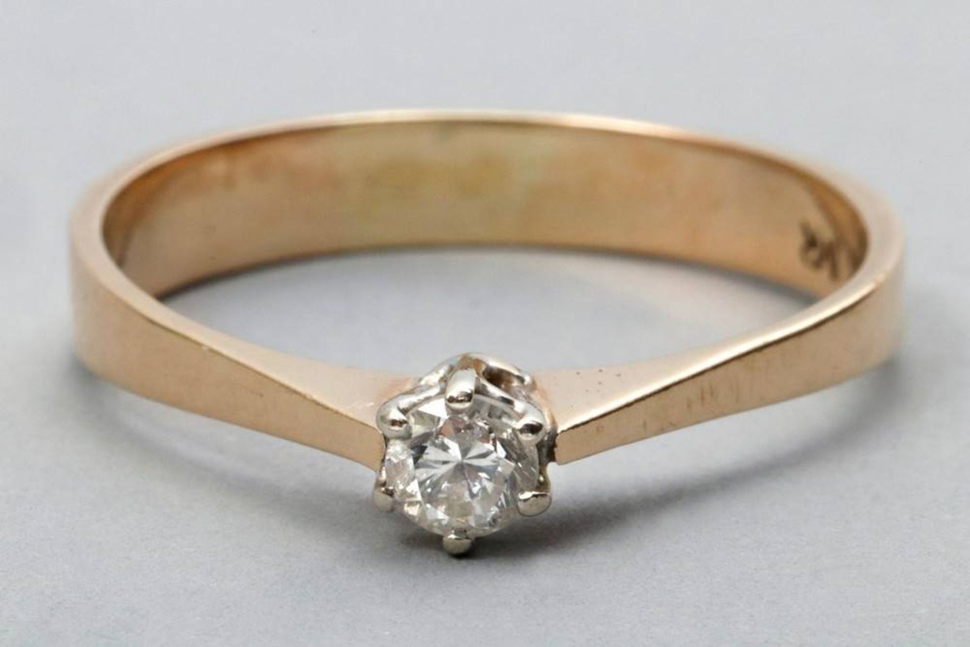 Solitaire ring, 585 gold, brilliant cut diamondca. 0,17ct in total, ca. 2,5g in total, size - Bild 2 aus 2