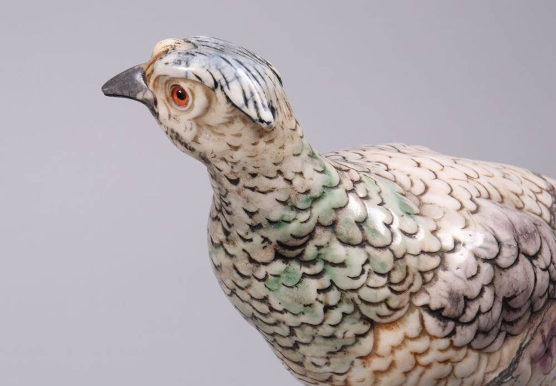 Large pheasant Hofkunstanstalt Kochendörfer, München, ca. 1920, marble, glass eyes, L: ca. 66cm, - Bild 3 aus 5