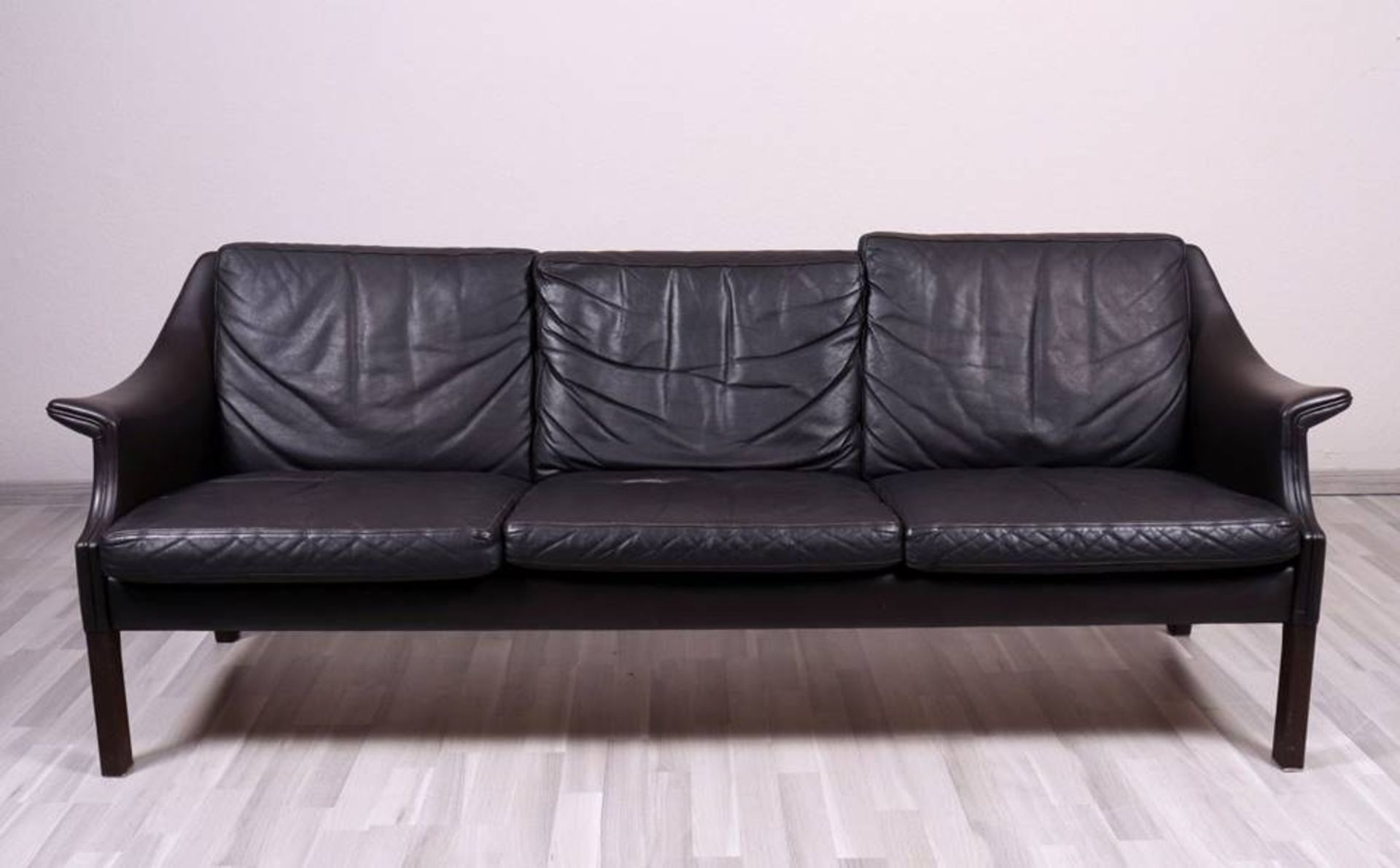 3 pcs lounge setAage Christensen, Denmark, 1970s, 3 seater sofa, 2 armchairs, dark brown leather, - Bild 2 aus 4