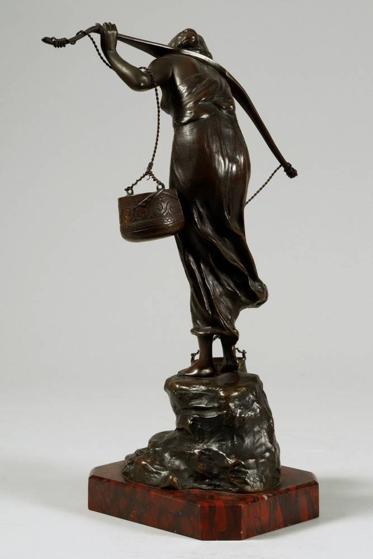 Paul Ludwig Kowalczewski (1865 - 1910) Bronze, female watercarrier, H ca. 33cmPaul Ludwig - Bild 5 aus 6