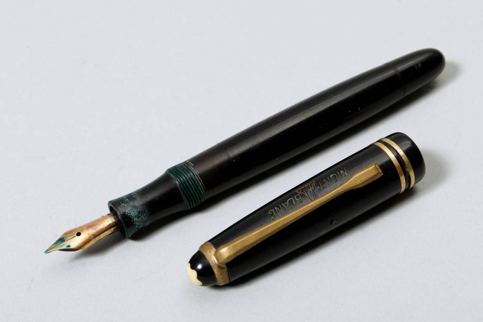 Fountain Pen Montblanc, 1950/54, "242", L: 12,3cm, signs of age, untestedKolbenfüller Montblanc,