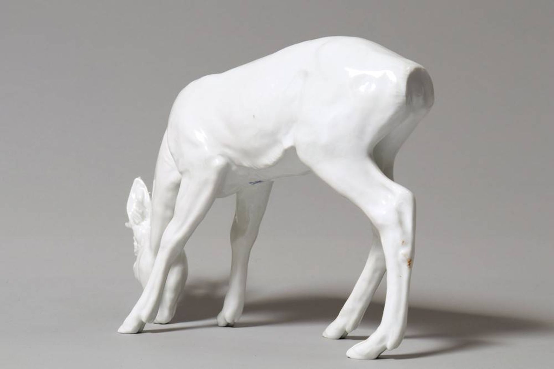 Standing roebuck Design Willi Münch-Khe (1885-1960), Meissen, 20th C., porcelain, sword mark and - Bild 3 aus 5