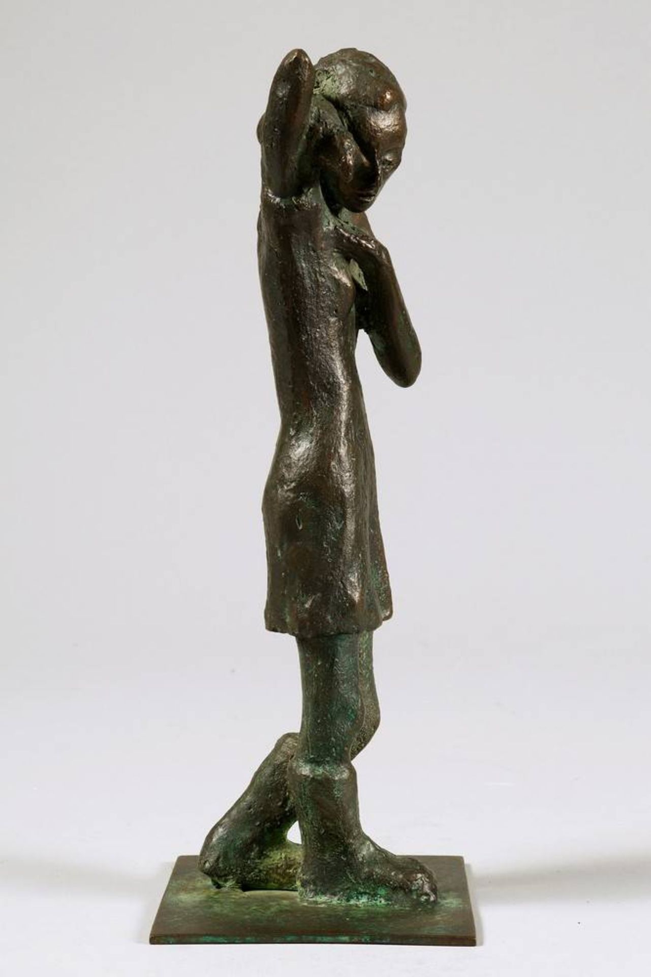 Unknown artist (active late 20th C.) girl with cat, bronze, monogr. "GZ", num. "II/30", H: - Bild 4 aus 5