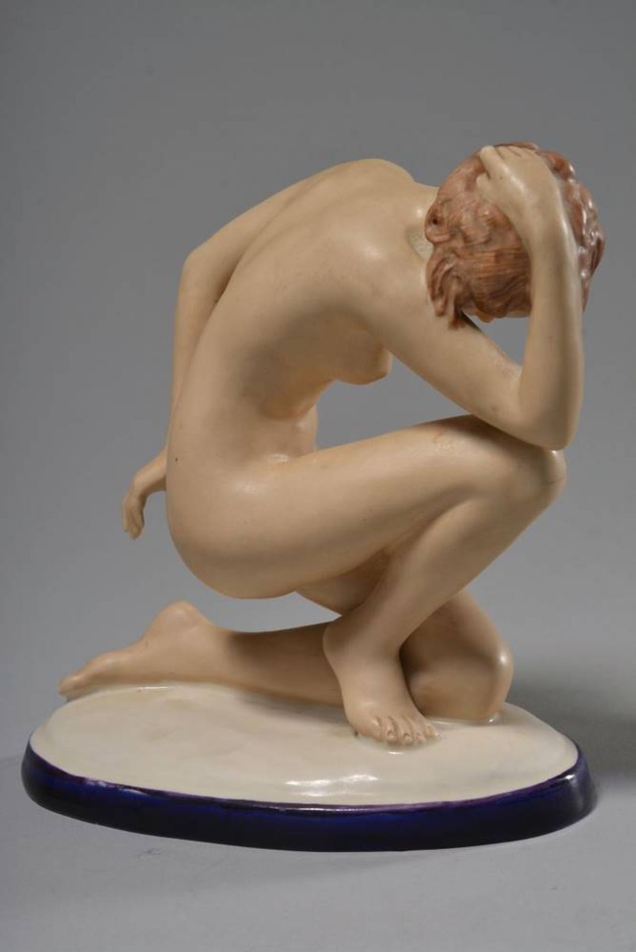 Nude figurinedesign Elly Strobach for Royal Dux, 20th C., kneeling female nude, No. to base, H 15, - Bild 2 aus 4