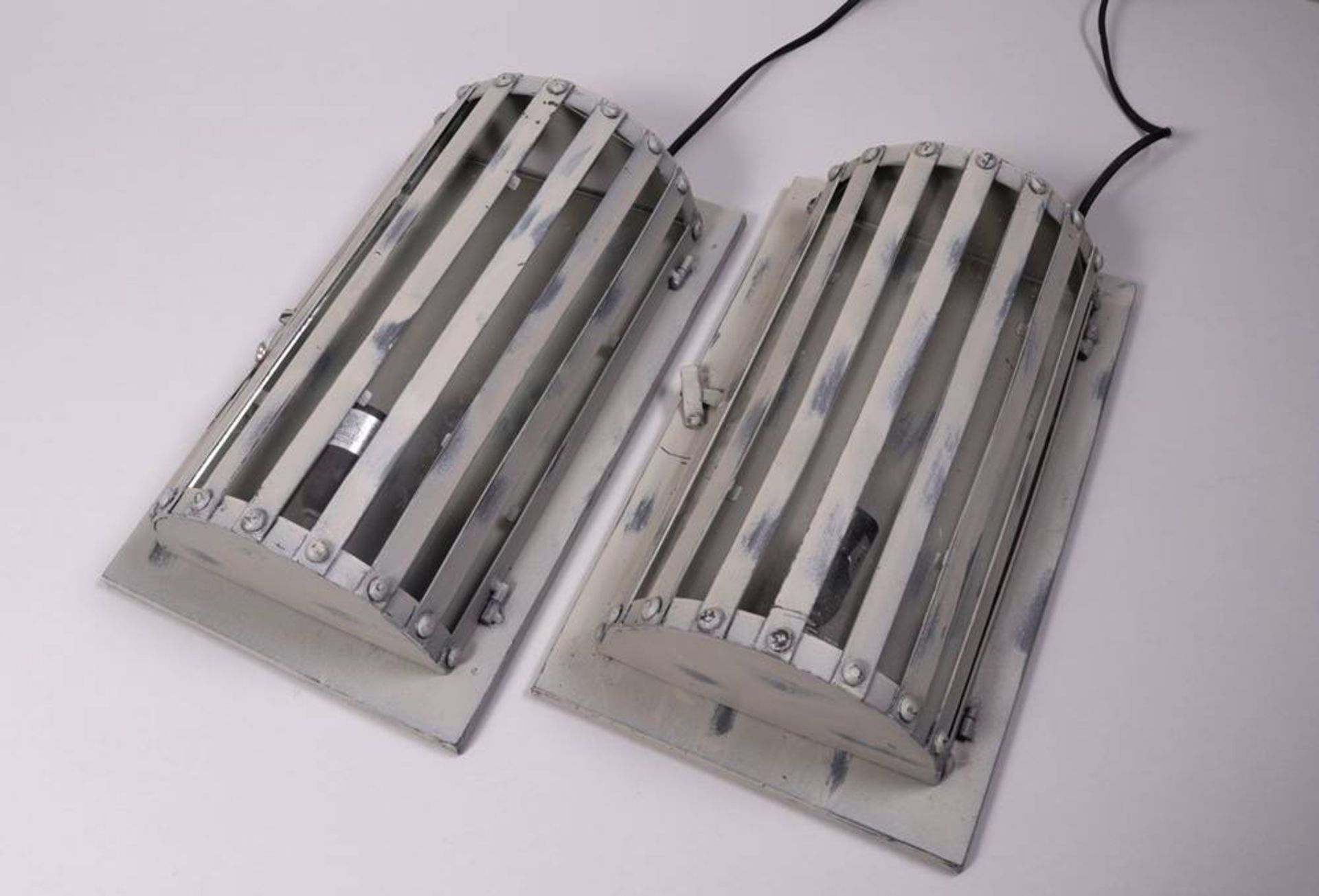 Pair of industrial wall lights 20th C., H: 35cm, slight signs of use, untestedPaar Industrie-