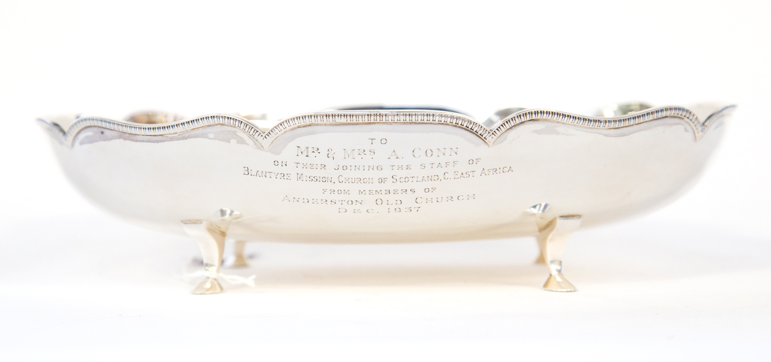 A George VI silver oval bon bon dish, wavy rim raised on four hoof feet, Lee & Wigfull, Sheffield,