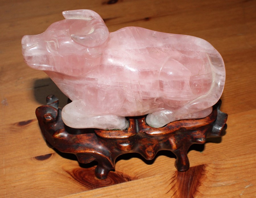 **REOFFER IN APR LONDON 30/50**A collection of Chinese items including Rose quartz buufallo and - Image 2 of 2