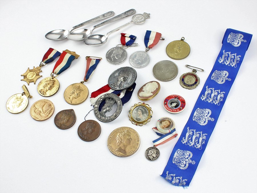 **REOFFER IN APR LONDON 30/50**Elizabeth II Coronation 1953, a collection of souvenir medallions, - Image 2 of 6