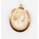 A gold cameo brooch