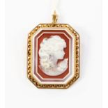 A 9ct gold mounted glass cameo brooch
