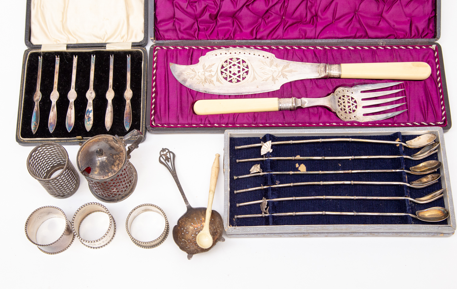 A quantity of silver plate including a Victorian fish servers (boxed),
