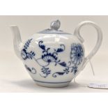 Meissen blue and white small teapot A/F