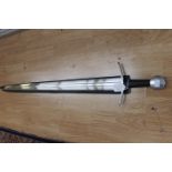 Crusader style Broadsword with 835mm long double edged fullered steel blade.