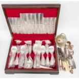 Cased mahogany Kings Pattern set of table cutlery complete with early 20th Century flat ware