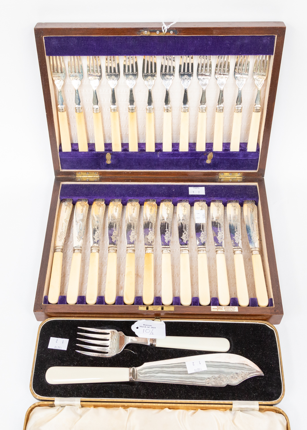 Walker & Hall Sheffield plate fish cutlery set with silver collar, Sheffield 1918, in wooden case,