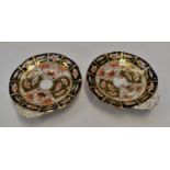 A pair of Derby pedestal dessert dishes, imari patterm,