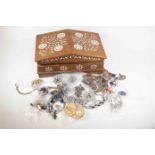 Collection of vintage costume jewellery to include a Victorian gilt mounted agate brooch,