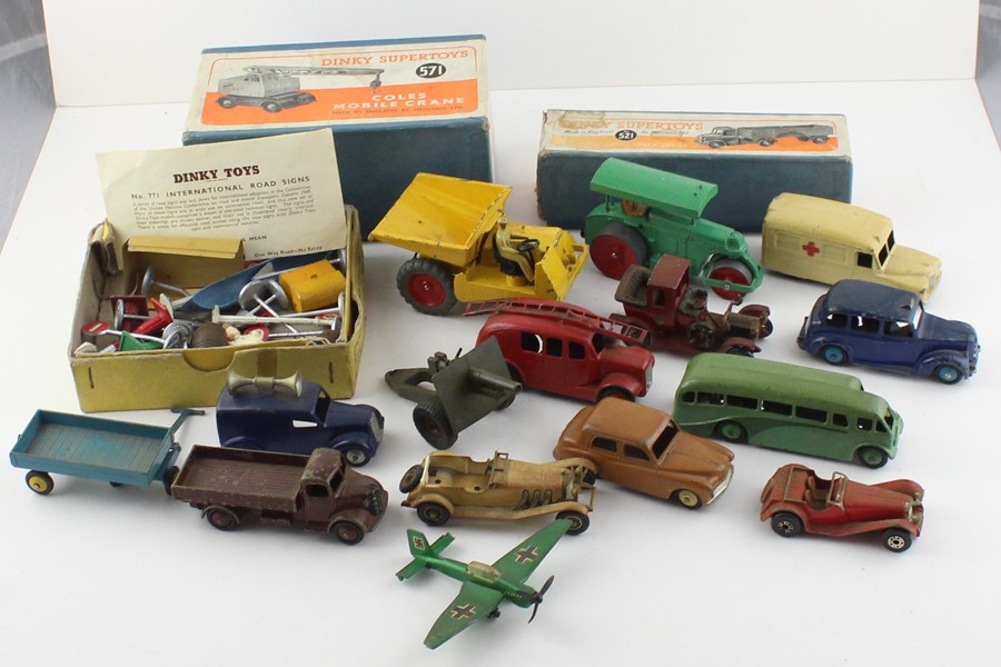 A collection of various Dinky toys including boxed No 771 International Road signs, Boxed Coles