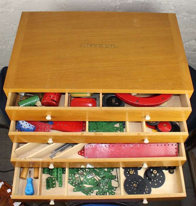 A large quantity of early Meccano, comprising plates, wheels, cogs and parts contaIned in a - Image 2 of 6