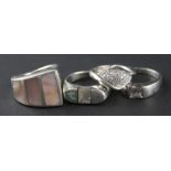 Five contemporary sterling silver rings, set white stone or shell, all impressed "925" to shank. (