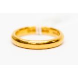 A 22ct gold ring, size O1/2, total gross weight approx 6.