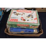 Two Bayko building sets and one Meccano set (3)