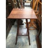 An oak early 20th Century occasional table.