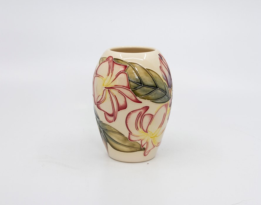 Moorcroft vase (1999). Ht 13cm