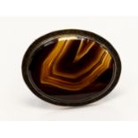 A Victorian large agate and white metal brooch, approx 62 mm x 50 mm,