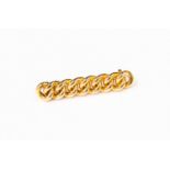 18ct gold curb chain link design brooch, length approx 40 mm, weight approx 12.