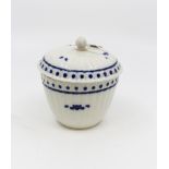 A Caughley sucrier, of ribbed form with scalloped rims, the lid with bud finial, height 12cms,